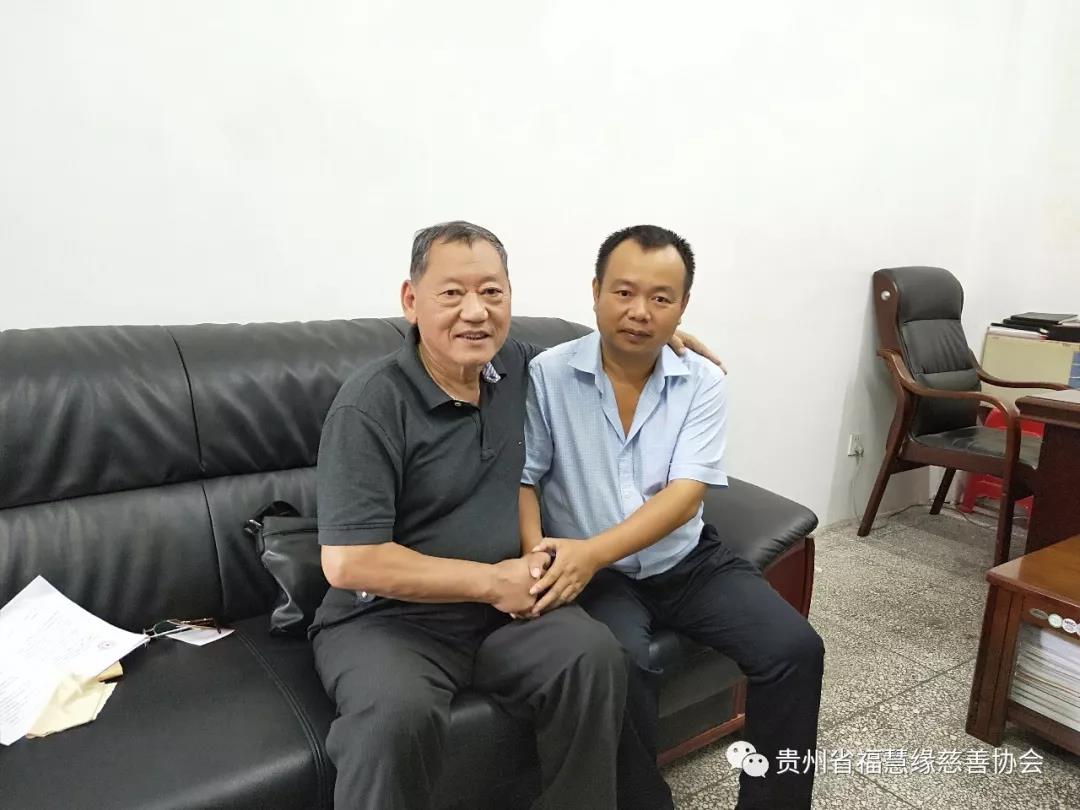 貴州省福慧緣慈善協(xié)會(huì)名譽(yù)會(huì)長毛承清到銅仁市教育部門調(diào)研